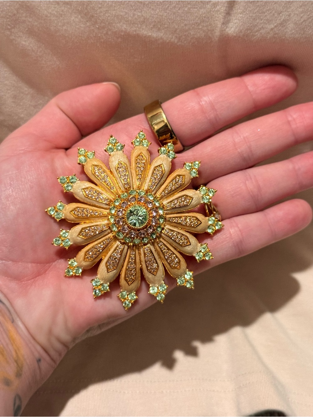 Vintage Joan Rivers Brooch - Picture 5 of 7